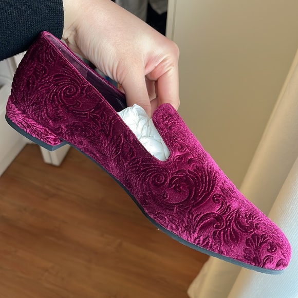 NWT Stuart Weitzman Arky velvet raspberry loafers - Picture 9 of 9